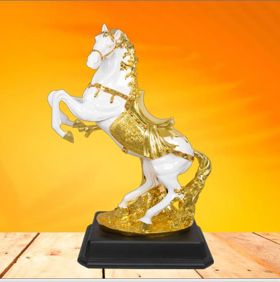 EXCLUSIVE FIGURE - 23079