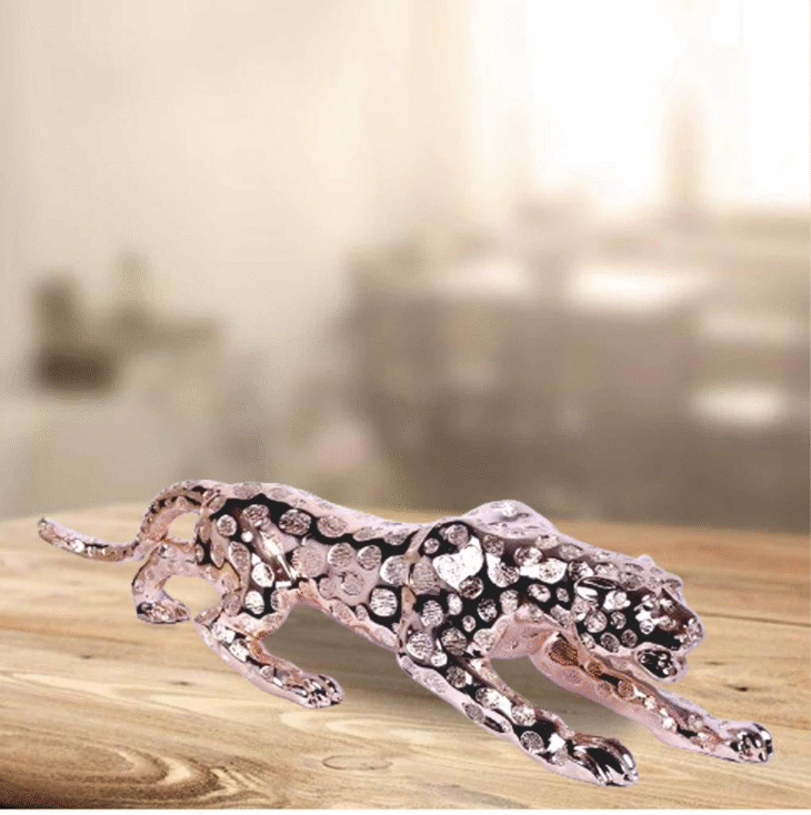 EXCLUSIVE FIGURE - 27596