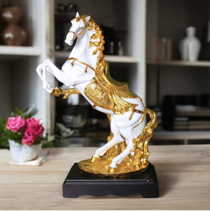 EXCLUSIVE FIGURE - 38035