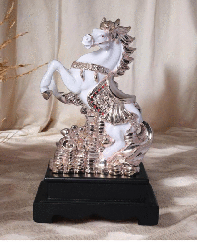EXCLUSIVE FIGURE - 38117