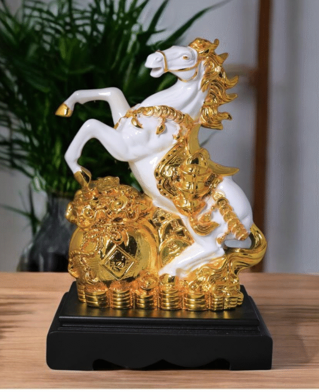 EXCLUSIVE FIGURE - 38120