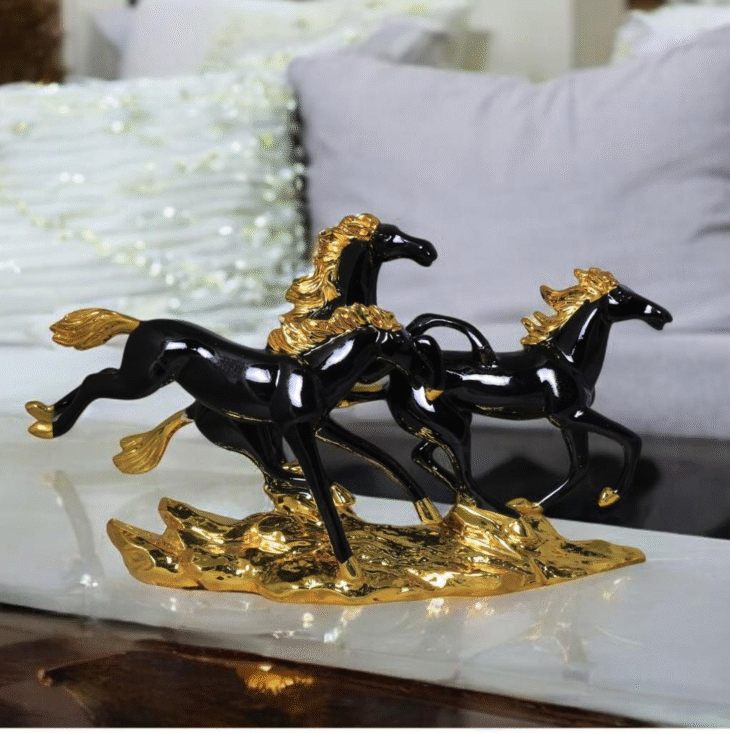 EXCLUSIVE FIGURE - 38157