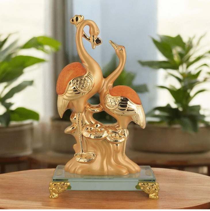 EXCLUSIVE FIGURE - 38180