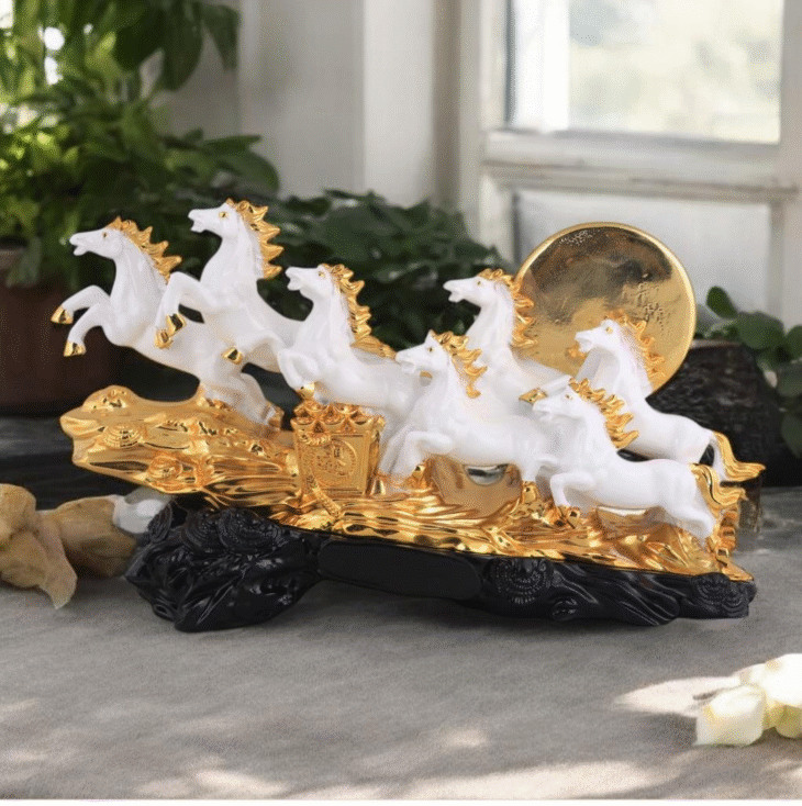 EXCLUSIVE FIGURE - 38197